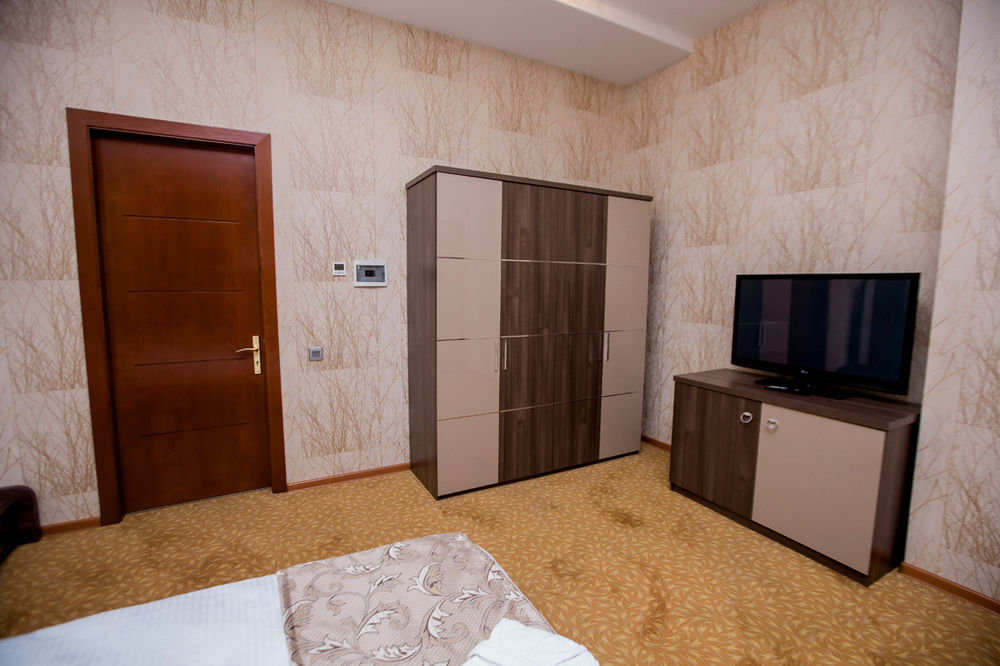 Astola Hotel Баку Екстериор снимка