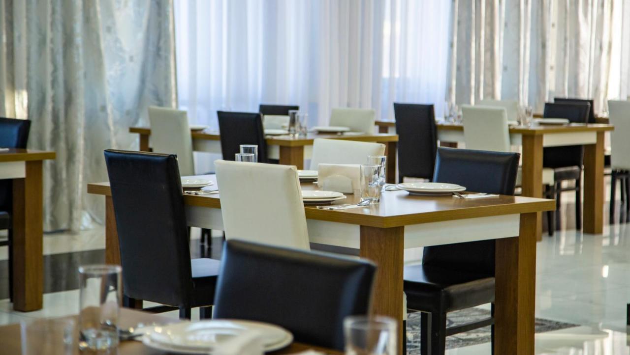 Astola Hotel Баку Екстериор снимка