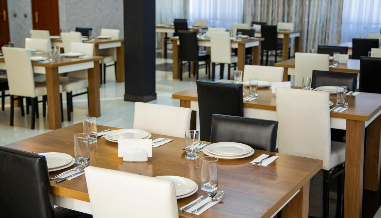 Astola Hotel Баку Екстериор снимка