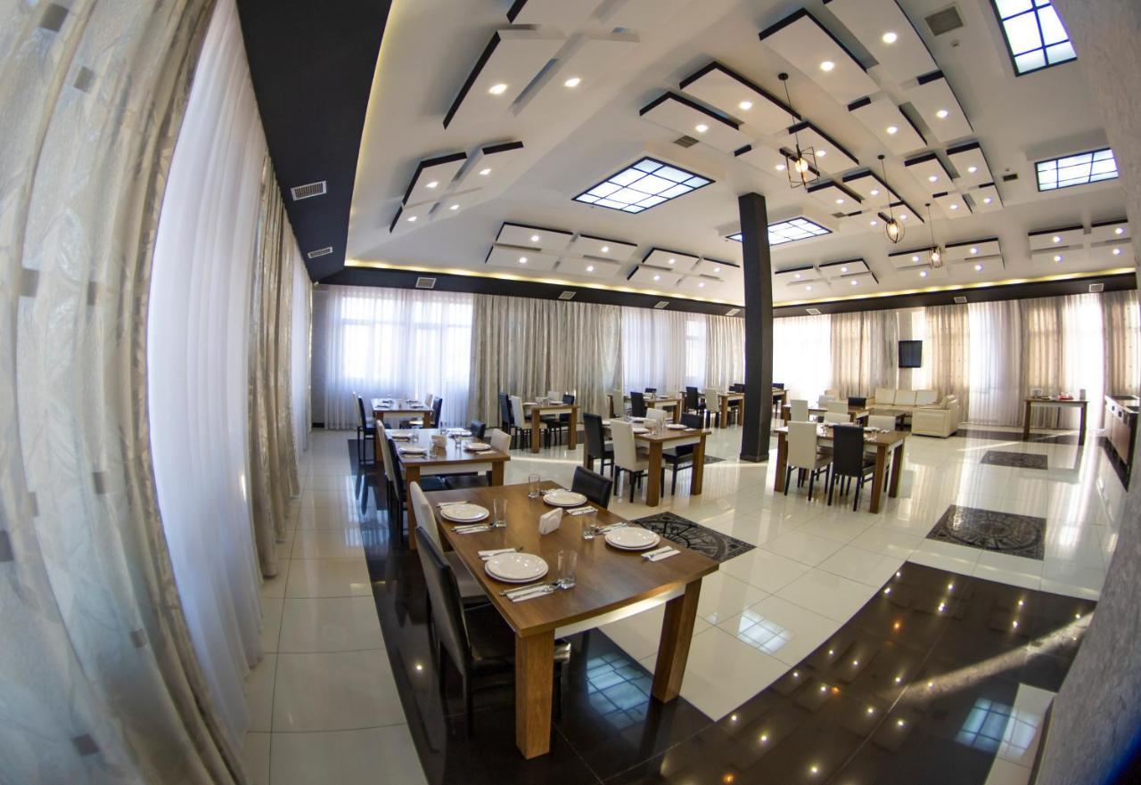 Astola Hotel Баку Екстериор снимка