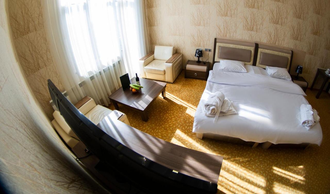Astola Hotel Баку Екстериор снимка
